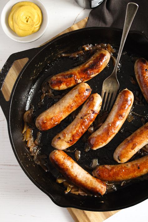 Beer Brats Recipe Stove, Bratwurst Dinner, Brats And Sauerkraut, How To Cook Bratwurst, Beer Brats Recipe, How To Cook Brats, Brats Recipes, Sausage Appetizers, Bratwurst Recipes