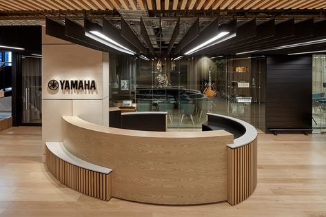 Circle Reception Desk, Japanese Study Room, Circular Reception Desk, Desk Japanese, Library Reception, Company Reception, Reception Interior, Japanese Study, Reception Music