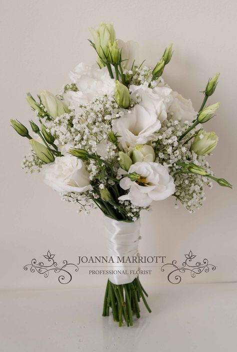 Lisianthus Bouquet, Gypsophila Bouquet, Simple Wedding Bouquets, Bridesmaid Bouquet White, Bridal Bouquet Flowers, Rustic Wedding Bouquet, Meteor Garden 2018, Rustic Wedding Flowers, Hand Bouquet