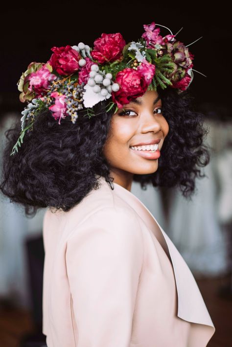 15 Gigantic Bridal Flower Crowns That Will Make You Want to Get Married Right Now - Cosmopolitan.com Diy Bridesmaid Hair, Black Bridesmaids Hairstyles, Pinterest Board, Black Wedding Hairstyles, Quinceanera Hairstyles, Flower Crown Hairstyle, Hair Wreaths, Floral Accessories Hair, Bridal Flower Crown