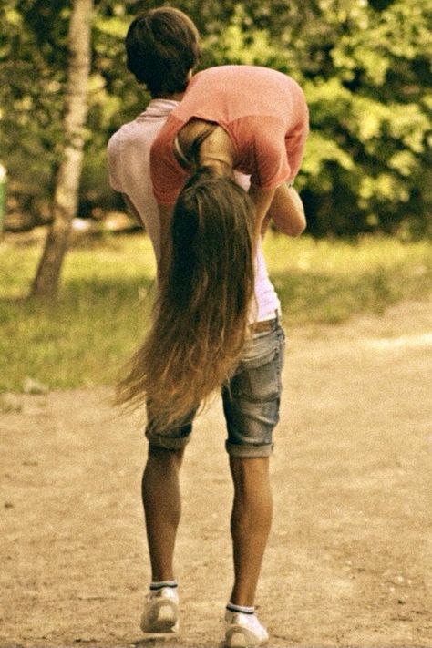 Piggy back rides adorable Guy Best Friend, Cute Couple Quotes, Foto Tips, Photo Couple, Hopeless Romantic, Cute Couple Pictures, Bones Funny, Couple Pictures, Make Me Smile