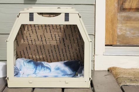 Diy Dog Carrier, Dog Crate Divider, Diy Shelves Bathroom, Baby Books Diy, Diy Dream Catcher Tutorial, Airline Pet Carrier, Diy Dog Crate, Diy Outdoor Weddings, Puppy Crate