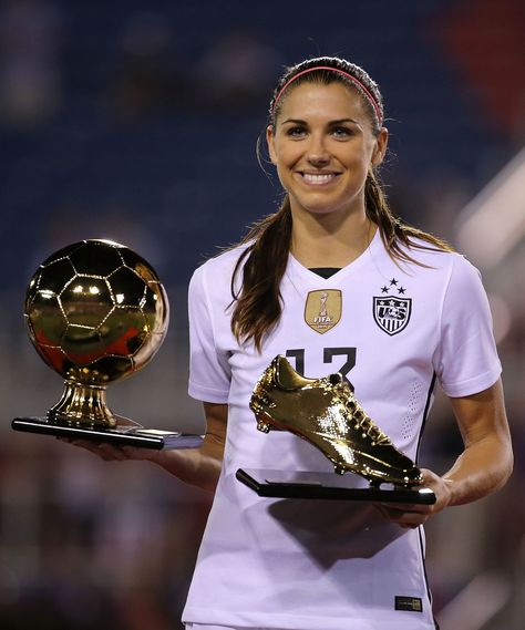 How Soccer Star Alex Morgan Is Getting Ready for the Olympics Abby Wambach, Usa Soccer Team, Uswnt Soccer, Female Soccer, Alex Morgan Soccer, Aly Raisman, Women's Soccer Team, Fifa Women's World Cup, Female Soccer Players