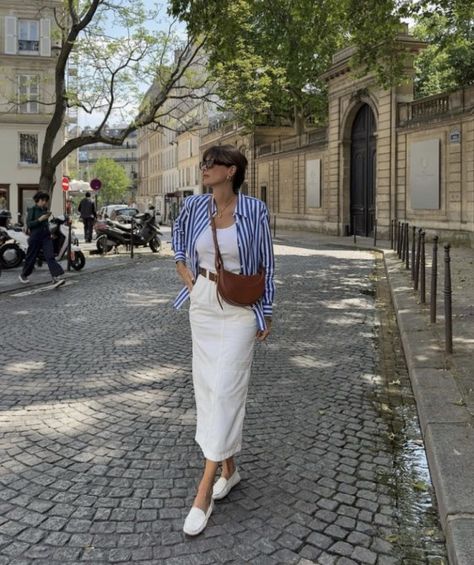 quiet luxury, old money style, old money aesthetic, old money outfits, old moneis aesthetic outfit, old money outfit French Summer Outfits, Dress Professional, Denim Skirt Outfits, White Denim Skirt, Rock Outfit, Brown Purse, Classy Style, Style Aesthetic, French Women