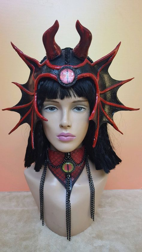 Demon Headdress, Dragon Queen Costume, Winged Demon, Mythology Costumes, Shrek Dragon, Shrek Jr, Hobbit Cosplay, Wings Diy, Steampunk Witch