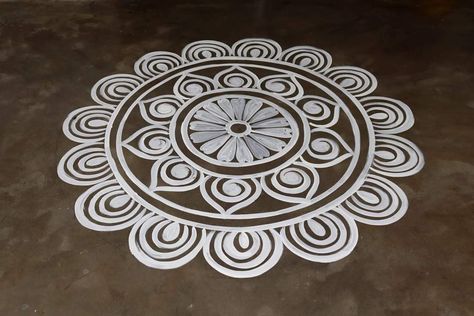 Small Jhoti Design, Simple Jhoti Chita Design, Easy Alpona Designs, Alpona Design Simple, Diwali Alpona, Easy Alpana Designs, Alpona Design Bengali Easy Simple, Simple Alpona Design, Rangoli Designs Free Hand