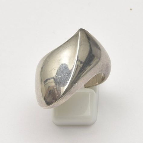 Botterweg Auctions Amsterdam > Silver ring, design Nanna Ditzel(1923 - 2005), execution Georg Jensen, Denmark ca.1970, in original box Georg Jensen Jewelry, Silver Ring Designs, Georg Jensen, Original Box, Amsterdam, Ring Designs, Auction, Silver Rings, The Originals