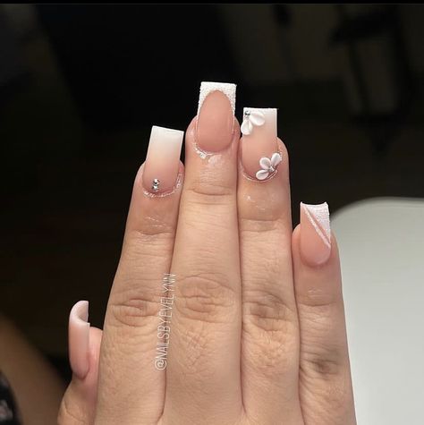 Cute Short Acrylic Nails 3d Flowers, Deep French Tip Nails With Design, Short Acrylic Nails White And Pink, White Frenchies Nails Short, Clear White Short Nails, Nails For Graduation Short, Short Tan Acrylic Nails, Acrylic Flower Nails Short, Short Acrylic Nails With Flower Design