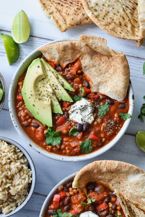 Meatless Chilli, Lazy Vegan Recipes, Chilli Sin Carne, Healthy Chilli, Vegetarian Chilli, Guacamole Dip Recipes, Easy Guacamole Recipe, Lazy Vegan, Guacamole Recipe Easy