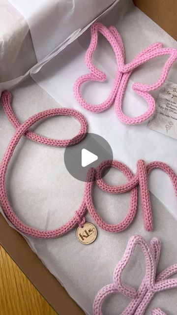 Crochet Names Ideas, French Knitting Projects, Icord Lettering, Nursery Gift Ideas, Knitted Letters, Knitted Name Sign Diy, Crochet I Cord Wire Letters, Knitted Wire Art, Diy Knitted Wire Words