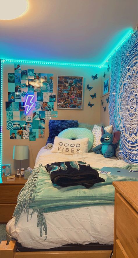 Desings Aesthetic Room, Teal Room Aesthetic Bedroom, Teal Bedroom Aesthetic, Teal Room Decor Bedroom, Teal Aesthetic Bedroom, Teal Room Aesthetic, Teal Room Decor, Alt Aesthetic Room, Alt Room Decor