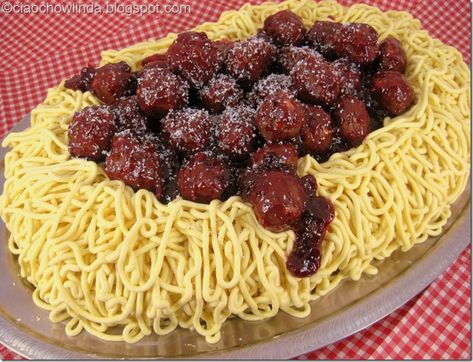 Spaghetti Cake, Cake Pop Recipe Easy, How To Make Meatballs, Holiday Desserts Table, Cake Pop Recipe, Yellow Foods, Crazy Cakes, Spaghetti And Meatballs, Breakfast Treats