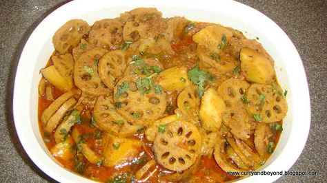 Curry And Beyond: Curried Lotus Roots with Potatoes - Kamal Kakdi Aur Aloo ki… Kashmiri Recipes, Vegetarian Treats, Lotus Root, Curry Chicken Recipes, Curry Recipe, Indian Food Recipes Vegetarian, Short Break, Indian Cooking, Curry Recipes