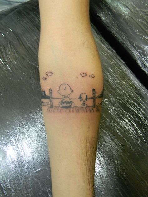 Charlie Brown Halloween Tattoo, Peanuts Gang Tattoo Ideas, Charlie Brown And Snoopy Tattoos, Snoopy And Charlie Brown Tattoo, Charlie Brown Tattoo Ideas, Charlie Brown Tattoo, Sign Language Tattoo, Shamrock Tattoo, Brown Tattoo