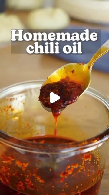 Vegan Food & Plant Based Recipes on Instagram: "HOMEMADE CHILI OIL 🌶
Credit By @fitgreenmind

 I don’t wanna miss in my fridge! Chili oil can upgrade every meal… you can use it for frying, as dip base, as topping and it will add flavor and spice to the dish! 🥳💃
Much love
Maya ✨
-1 Cup (250ml) neutral oil such as canola oil
-1 stick cinnamon
-3 star anise
-1 shallot, halved
-4 slices of ginger
-4 garlic cloves, crushed
HEAT up on medium heat/SIMMER for 30mins
-1/4 cup (90g) chili flakes
POUR over the hot oil and stir/STORE in the fridge, it’ll last at least 1-2 months (after that it’s always used up in my case 🤭)
-
SELBSTGEMACHTES CHILIÖL 🌶

Das darf in meinem Kühlschrank einfach nicht fehlen! Ob zum Braten, als Dip Base oder Topping, es ist für jedes Gericht ein Upgrade und hält sich Chilly Oil, Homemade Chili Oil, Chili Oil Recipe, Homemade Chili, Chili Oil, Chili Flakes, Star Anise, Hot Oil, Canola Oil