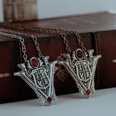 Twilight Story, Aro Volturi, Dream Moon, Fandom Jewelry, Robert Pattinson Twilight, The Cullen, Before The Dawn, Twilight Pictures, Alice Cullen