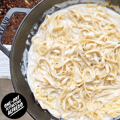 One-Pot Fettuccine Alfredo • deepfriedhoney One Pot Alfredo, Asiago Pasta, Fettucini Alfredo, Fettuccine Noodles, Pasta Board, Fettuccine Alfredo Recipes, Go To Recipes, Alfredo Recipe, Fettuccine Alfredo