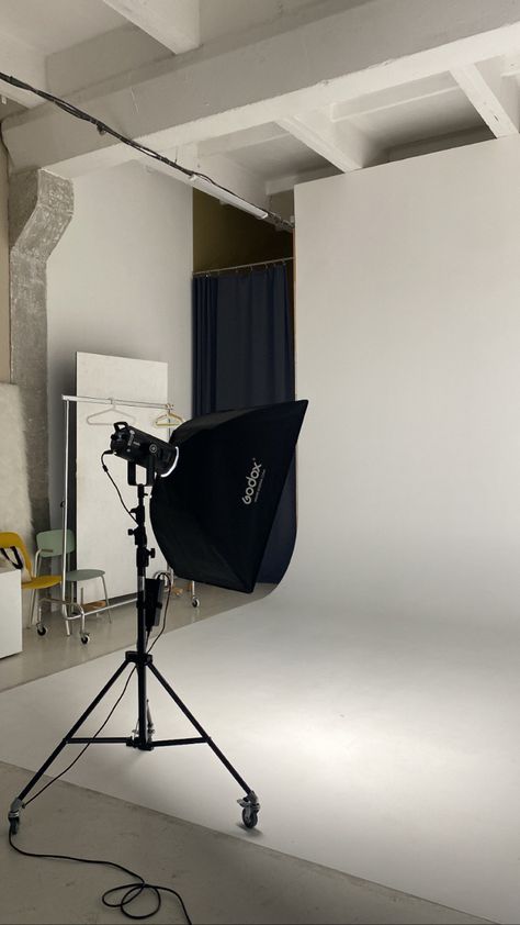 Photographer Studio Aesthetic, Photo Studio Aesthetic, Adrien Aesthetic, Fashion Marketing Career, Studio For Photography, Photography Studio Ideas, Content Creation Studio, Mini Photo Studio, Studio Aesthetic