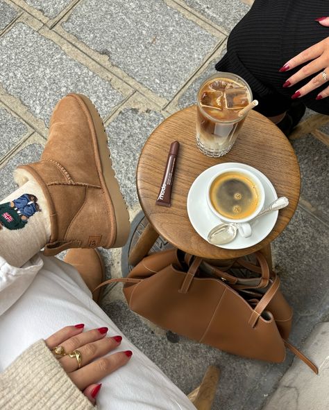 coffee break with you bestie 🤎 cutest coffee shop @rectoversocafe 🍂 #coffeebreak #pariscoffeeshop #falloutfit #autumn #aesthetic #pinterest #pinterestinspired #fallfashion #autumnoutfit #fallinparis #loveletter #aestheticgirl #romanticizeyourlife Paris Coffee Shop, Paris In Autumn, Cute Coffee Shop, Paris Shopping, Aesthetic Pinterest, Autumn Aesthetic, Autumn Outfit, Coffee Shops, Coffee Break