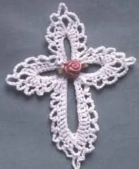 Resultado de imagen para rosarios tejidos a crochet Crocheted Cross, Crochet Figures, Bookmark Pattern, Crochet Angels, Crochet Bookmark Pattern, Crochet Bookmark, Shoes Pattern, Book Marks, Crochet Bookmarks