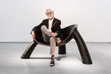 Wendell Castle, Artist Portraits, Statement Furniture Pieces, Sculptural Furniture, Furniture Logo, New York Homes, Long Night, Digital Fabrication, American Icons