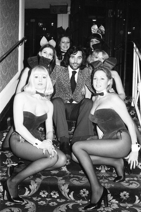 George Best unseen photos: Manchester United legend in his heyday - Mirror Online Sunday League, Elegant Pictures, Matt Busby, Brand Theme, Playboy Club, Photos On Film, Bobby Charlton, Manchester United Team, Manchester United Legends