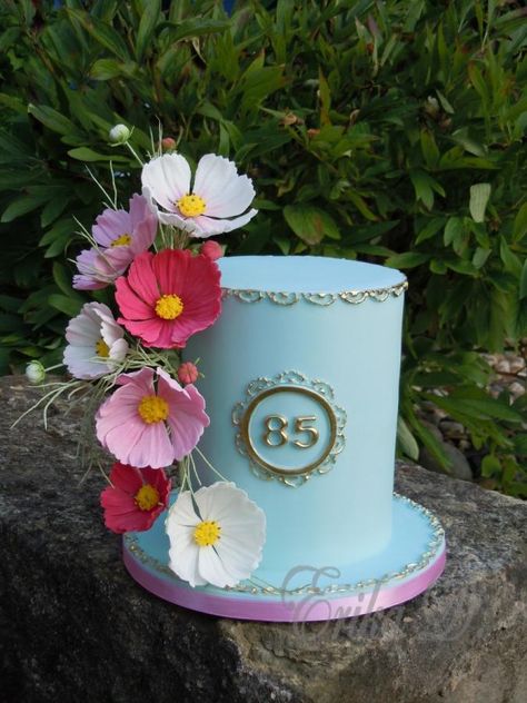 Cosmos flowers cake by Derika Cosmos Cake Ideas, Cosmos Flower Cake, 88th Birthday, 80 Birthday Cake, Birthday Cake With Flowers, Garden Cakes, Cosmos Flowers, Fondant Flowers, Cream Roses