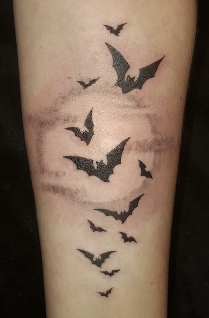 Bats Tattoo, Alien Dragon, Bat Dragon, Bat Tattoos, Herren Hand Tattoos, Gotik Tattoo, Bats Tattoo Design, Small Cross Tattoos, Small Bird Tattoos