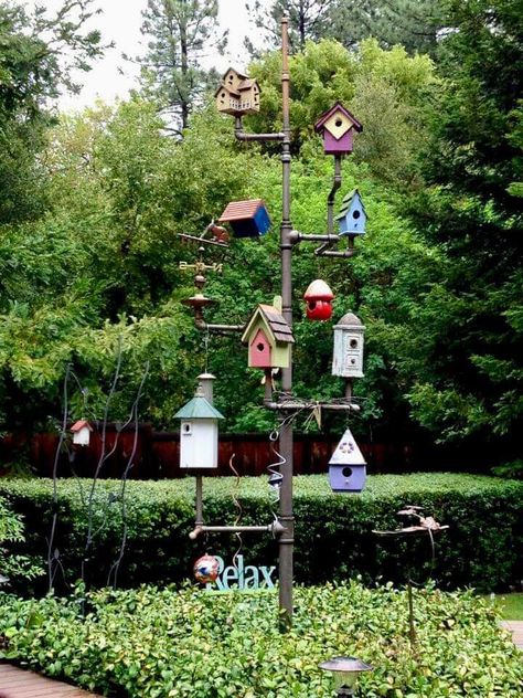 Backyard Birds Sanctuary, Large Bird Houses, Homemade Bird Houses, Bird Houses Ideas Diy, Garden Birdhouses, Bird House Feeder, Bird Houses Painted, Bird Houses Diy, Diy Backyard Landscaping