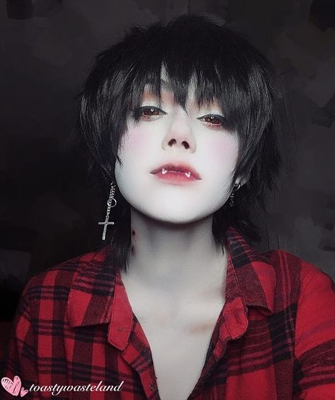 Maricel Soriano, Marshall Lee Cosplay, Adventure Time Costume, Marceline Cosplay, Makeup Monolid, Halloween Ideias, Time Costume, Adventure Time Cosplay, Monolid Makeup