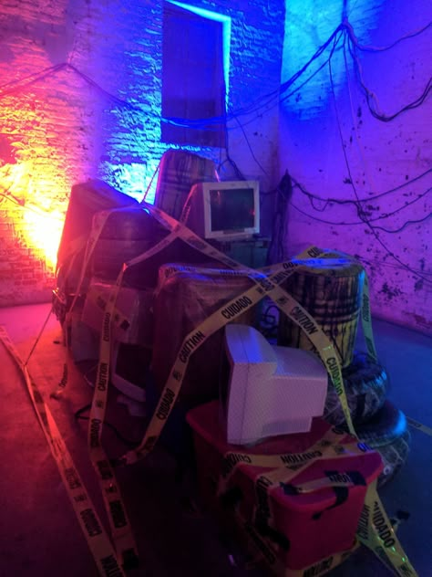 Cyberpunk Birthday Party, Cyberpunk Party Ideas, Cyberpunk Party Decorations, Techno Party Decoration, Techno Party Aesthetic, Dystopian Set Design, Cyberpunk Set Design, Dystopian Lab, Techno City Aesthetic