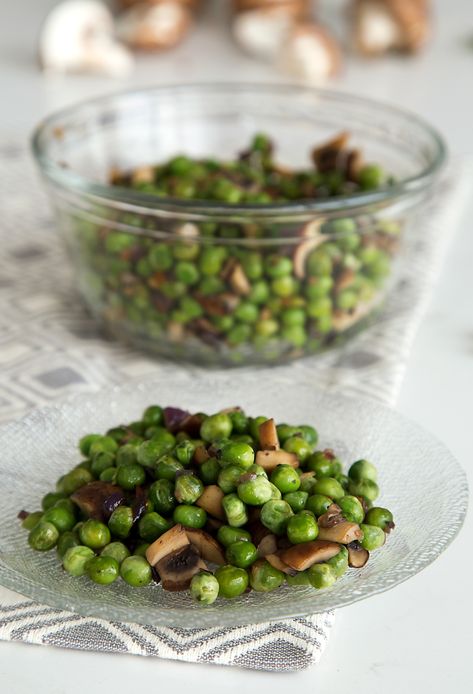 Peas And Mushrooms Italian, Italian Peas And Mushrooms, Italian Peas, Calabrian Food, Peas And Onions, Peas And Mushrooms, Mushroom Side Dishes, Sides Dishes, English Peas