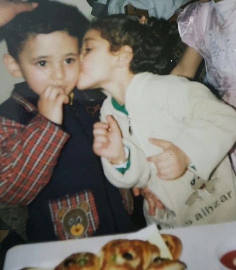 Fake Childhood Photos Indian, 2000s Childhood Photos, Childhood Sweethearts Aesthetic, Childhood Love Aesthetic, Childhood Best Friends Aesthetic, Childhood Photos Aesthetic, Childhood Friends Aesthetic, Childhood Couple, Childhood Friends To Lovers Aesthetic