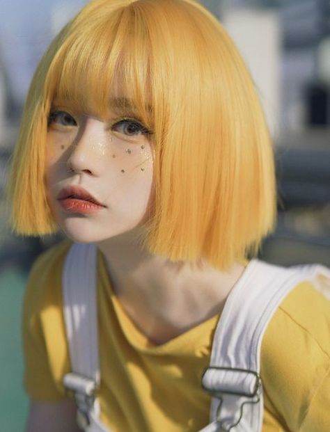 Photographie Portrait Inspiration, Yellow Hair, Aesthetic People, Ex Machina, Hair Reference, Grunge Hair, Portrait Inspiration, Aesthetic Hair, Reference Photos