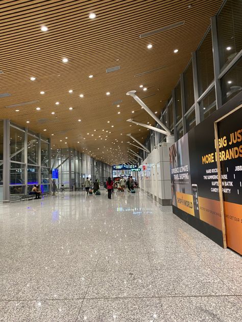 Klia Airport Kuala Lumpur, Kisho Kurokawa, Genting Highlands, New Photo Download, Candy Party, Photo Download, International Airport, Kuala Lumpur, Shopping Trip