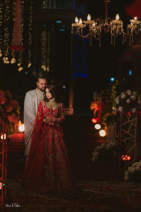 Bengali Reception Couple Shoot, Reception Poses, Reception Couple, Marriage Poses, Indian Wedding Pictures, Bride Groom Photoshoot, Bride Groom Poses, Muslim Wedding Photography, Indian Bride Photography Poses