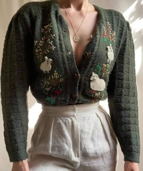 Cottagecore Movies, Cottagecore Winter Outfits, 2022 Costumes, Cottagecore Outfit Ideas, Pattern Crochet Sweater, Trending Crochet Patterns, Crochet Modern, Sweater Designs, Cottagecore Outfit