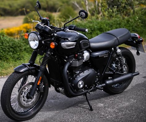 TRIUMPH T 100 BONNEVILLE BLACK Triumph Bonneville T120 Black, Bonneville Motorcycle, Triumph Bonneville Custom, T120 Black, Beginner Motorcycle, Triumph T120, Triumph T100, Triumph Bonneville T120, Mt Bike