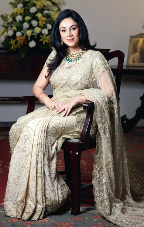 Princess Diya Kumari is often referred to as one of the most beautiful princesses in India Diya Kumari, Draping Saree, Ethnic Wear Women, Gayatri Devi, Elegant Sarees, Royal Indian, Extraordinary Fashion, Royal Beauty, Vintage India