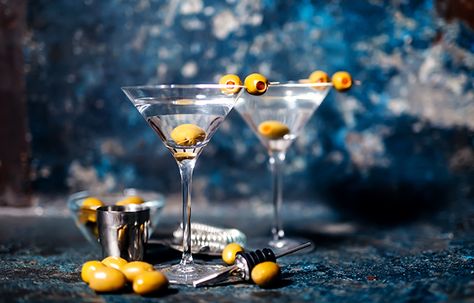 The Vodka Masters 2017 results Bar Engagement Photos, Perfect Martini, Martini Bar, Dry Martini, Cocktail Serving, Vodka Martini, Fresh Cheese, Beautiful Bars, Martini Recipes