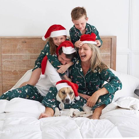 Christmas Pajama Pictures, Matching Family Holiday Pajamas, Family Holiday Pajamas, Glamorous Christmas, Family Christmas Pictures, Christmas Jammies, Christmas Dresses, Matching Christmas Pajamas, Best Pajamas