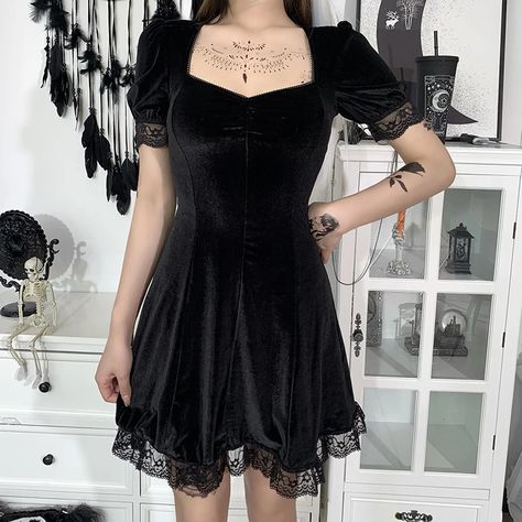 Velvet Lace Hem Puff Sleeve Black Mini Dress Y2k Runway, Halloween Crop Top, Witch Style, Halloween Skirt, Kawaii Y2k, Vintage Witch, Gothic Vintage, Gothic Design, Black Y2k