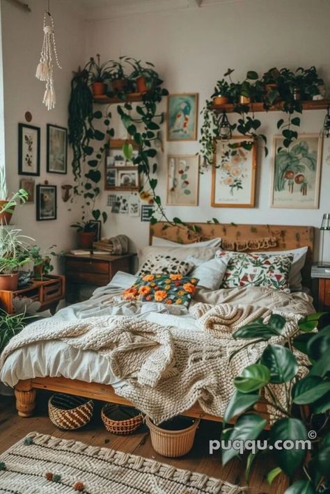 Warm Home Aesthetic Bedroom, Bedroom Retreat Ideas Master Cozy, Artistic Bedroom Ideas, Small Bedroom Inspo Cozy, Cozy Small Bedroom, Bedroom Plants Decor, Apartment Bedroom Decor, Apartment Decor Inspiration, Room Makeover Bedroom