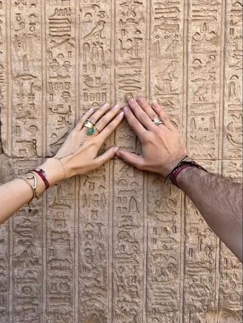 Honeymoon Aesthetic, Egypt Outfits, Egyptian Aesthetic, Travel To Egypt, Egyptian Decor, Egyptian Architecture, Egypt Aesthetic, Egyptian Fashion, Honeymoon Trip