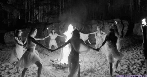 Gif Banners, Witch Gif, Witches Dance, Art Macabre, Gif Ideas, Dancing Aesthetic, Season Of The Witch, Happy Dance, Witch Aesthetic