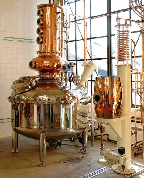 Buffalo Trace Bourbon "Still Photography" Moonshine Still Plans, Alcohol Still, Distilling Equipment, Distilling Alcohol, Brewery Equipment, Copper Pot Still, Moonshine Still, Copper Still, Home Brewery