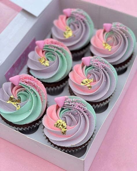 Ombré Cupcakes, Lavender Cupcakes, Rainbow Frosting, Cupcake Cake Designs, Cupcake Art, Cupcake Decorating, Cupcake Frosting, Cupcake Cake, 11th Birthday