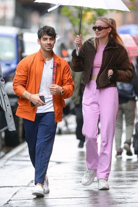 Sophie Turner. Sophie Turner Wedding, Joe Jonas Wedding, Sophie Turner Joe Jonas, Sophie Turner And Joe Jonas, Tall Girl Short Guy, Couple Fits, Skater Girl Outfits, Fashion Cover, Sansa Stark