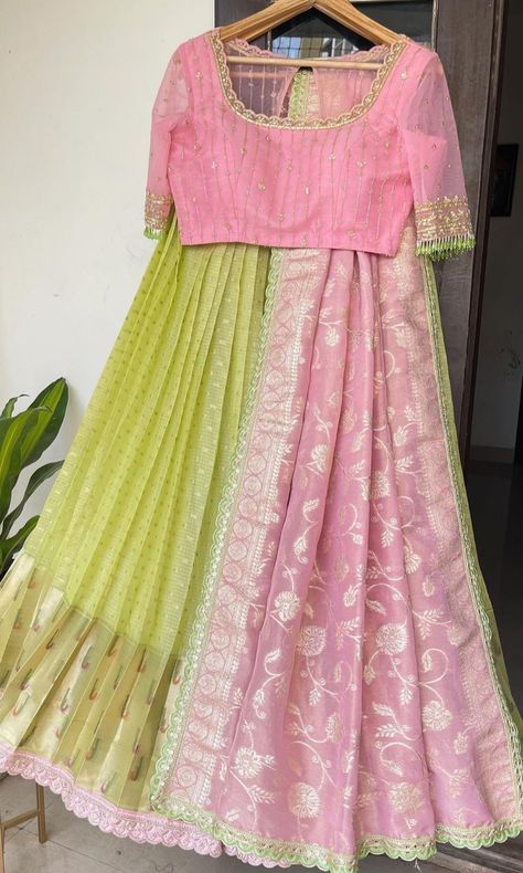 Unique Combination Lehenga, Unique Half Saree Designs, Poola Jada For Half Saree Function, Traditional Half Sarees, Banaras Half Saree Designs, Half Saree Colour Combinations, Zari Kota Lehenga, Lehangas Designs, Pink And Green Lehenga