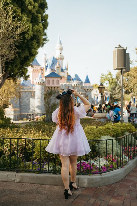 Grad Nite Disneyland Outfit, Disney Grad Photos, Disney Senior Photos, Disneyland Graduation Pictures, Disneyland Senior Pictures, Disney Dump, Grad Photo Ideas, Disney Graduation, Disneyland Photography